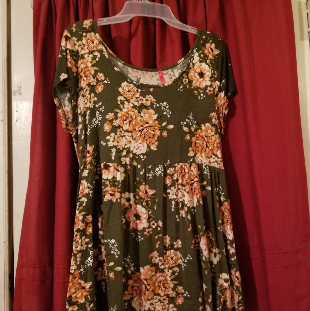 Green Floral peplum top